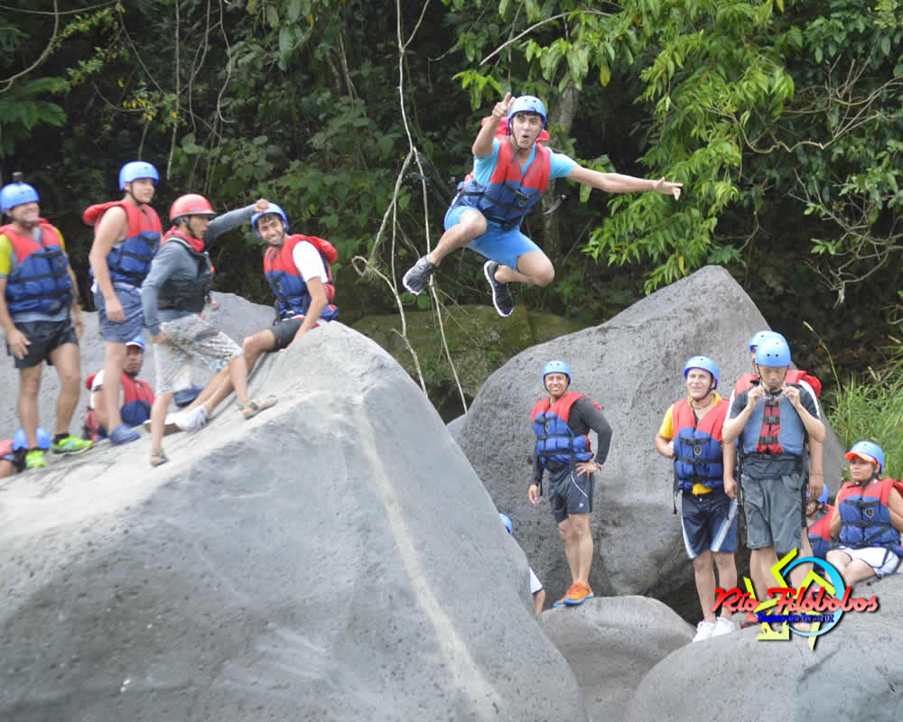 Aventura en los rápidos del río Filobobos Veracruz México